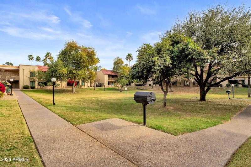 12-web-or-mls-8649-e-royal-palm-rd