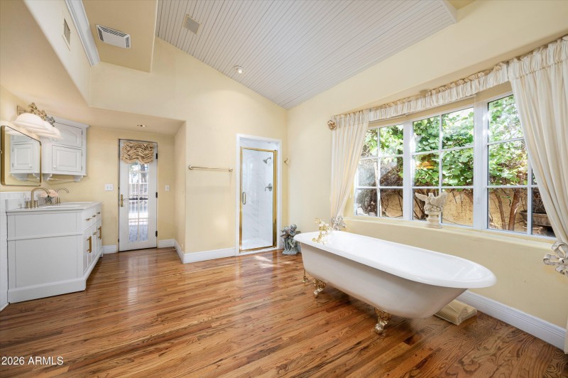 11-30EGlendaleAve-11