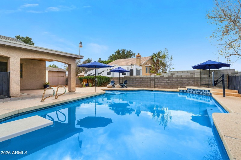 021__1822 E Lexington Ave