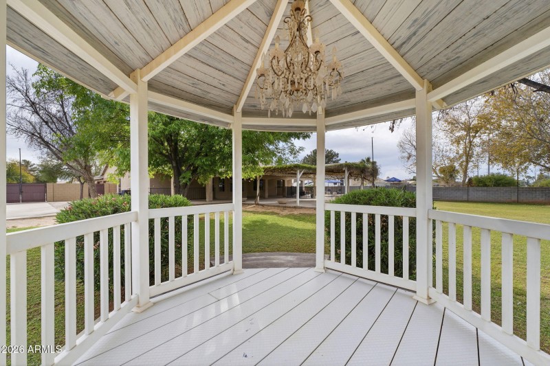 026__1822 E Lexington Ave