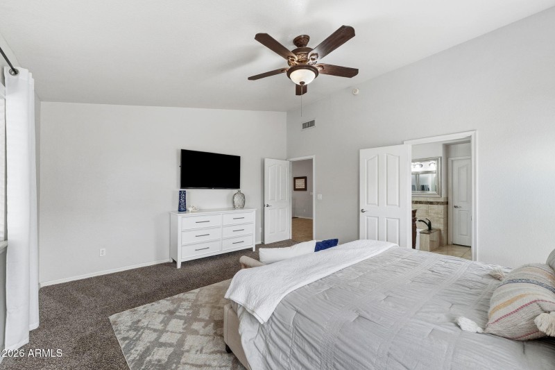 029__1822 E Lexington Ave