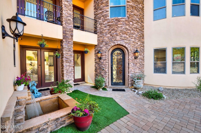 Cantera Stone Entry Tower