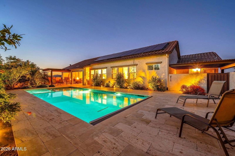 565 W Perkins St Twilight-29