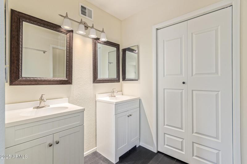 2300 E CONCORDA DR - Bathroom