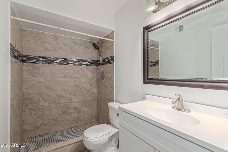 2300 E CONCORDA DR - Bathroom