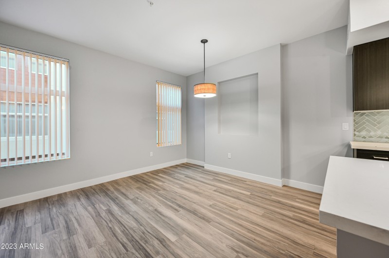 9-1027W5S-TFA-2BL-01 03 04 21 23 25 27-o