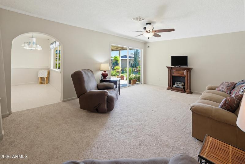 3321 W Greenway Rd-18