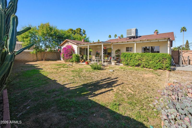 3321 W Greenway Rd-26