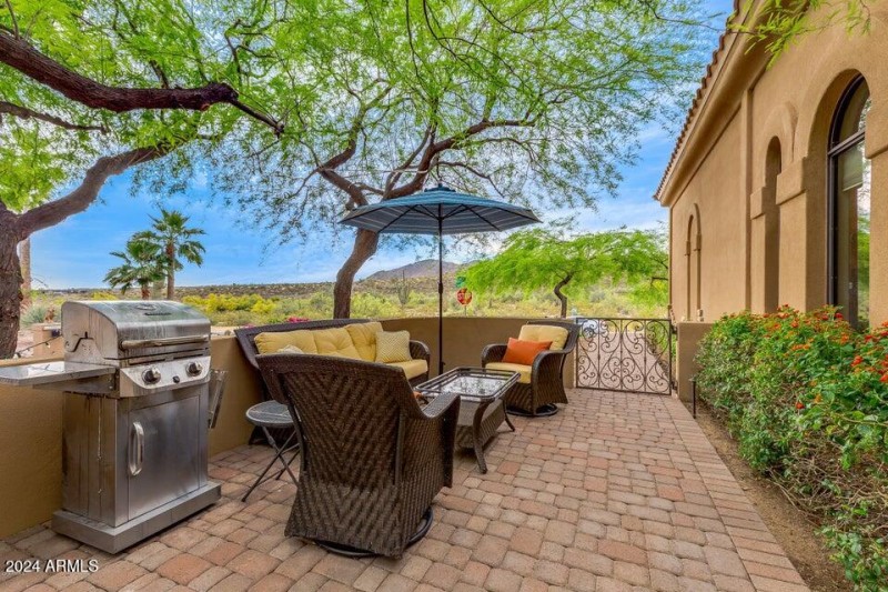 Patio - Entry to Courtyard