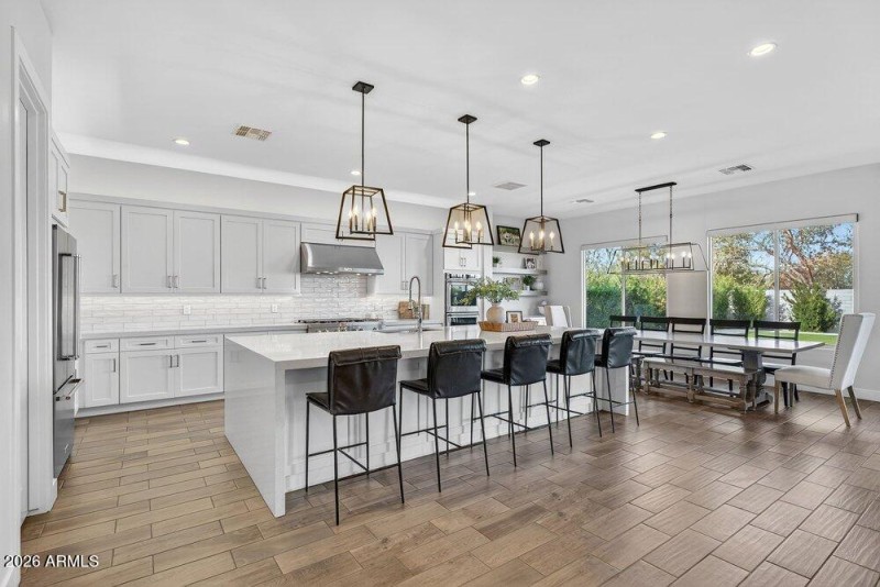 007_27-web-or-mls-64-e_marsh_rd_971