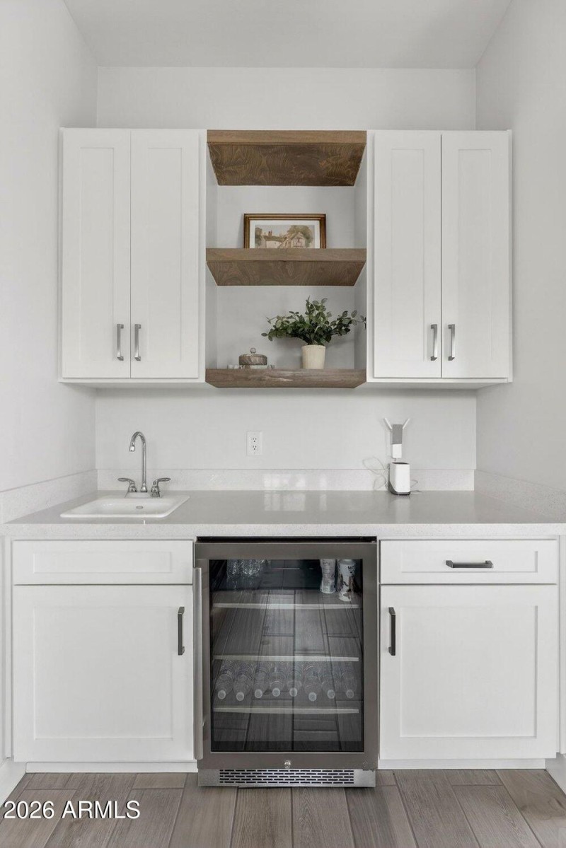 033_37-web-or-mls-83-e_marsh_rd_966