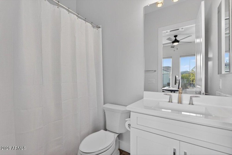 045_64-web-or-mls-86-e_marsh_rd_970