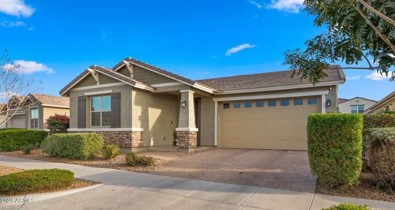 4-web-or-mls-Front yard1