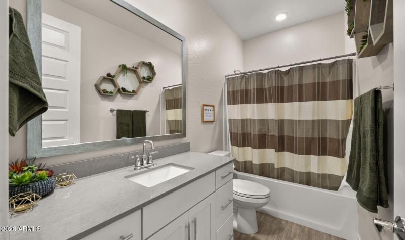 21-web-or-mls-Full Bathroom2