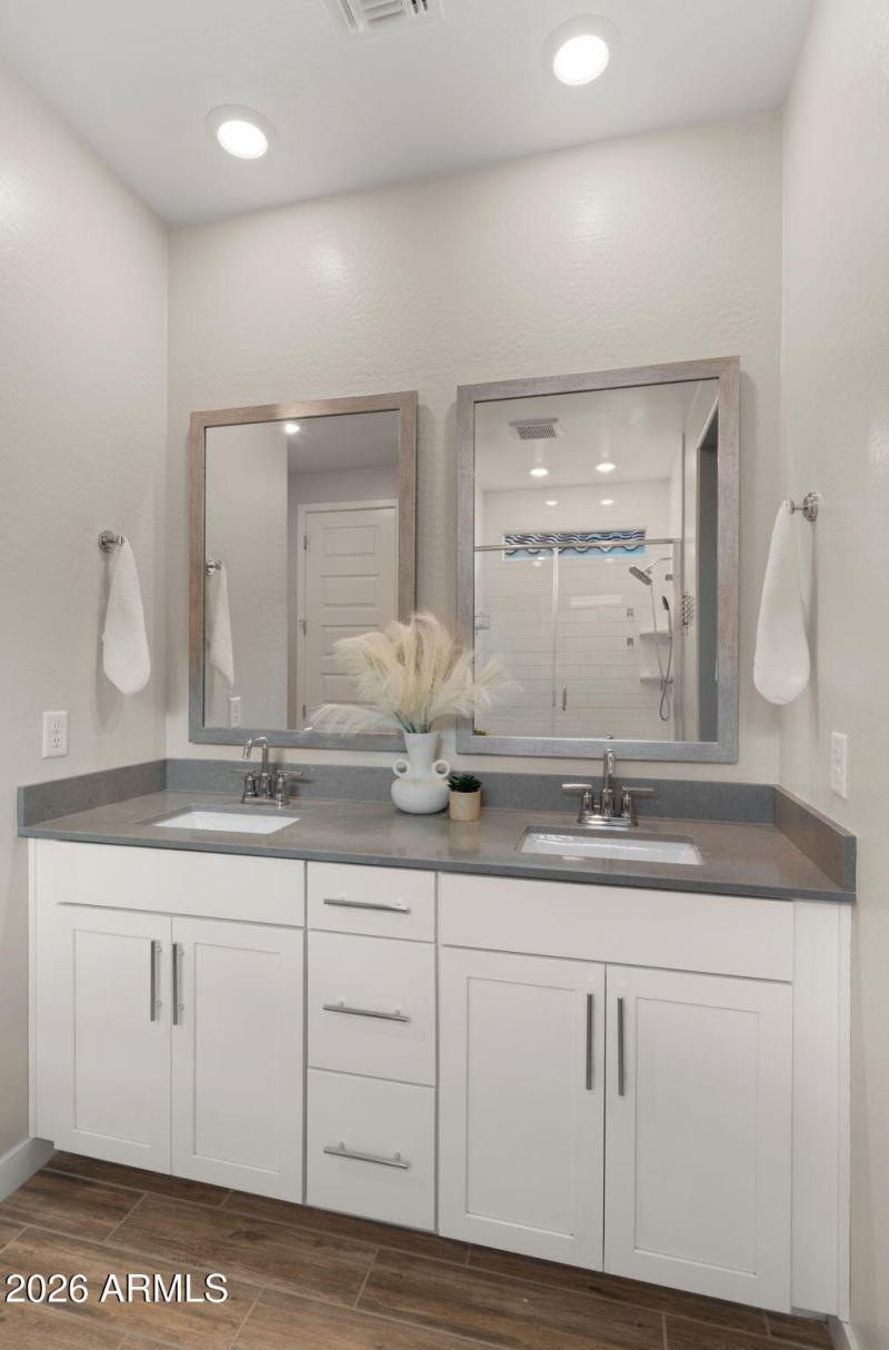 27-web-or-mls-Primary Bedroom1