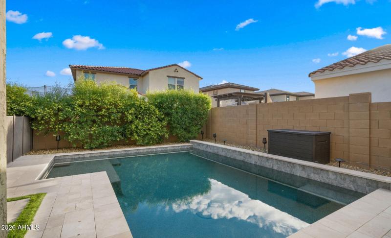 37-web-or-mls-Backyard4