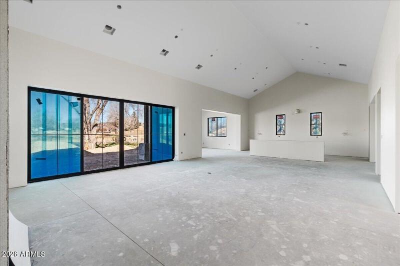 10-Living Room & Kitchen