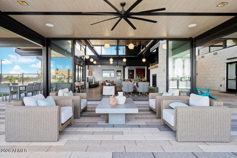 Indoor & outdoor space