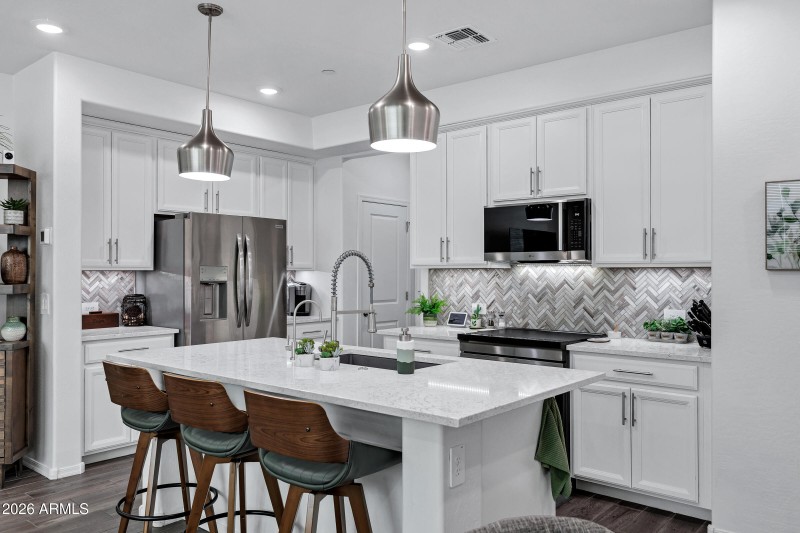 1825 E Hampton Ln-10