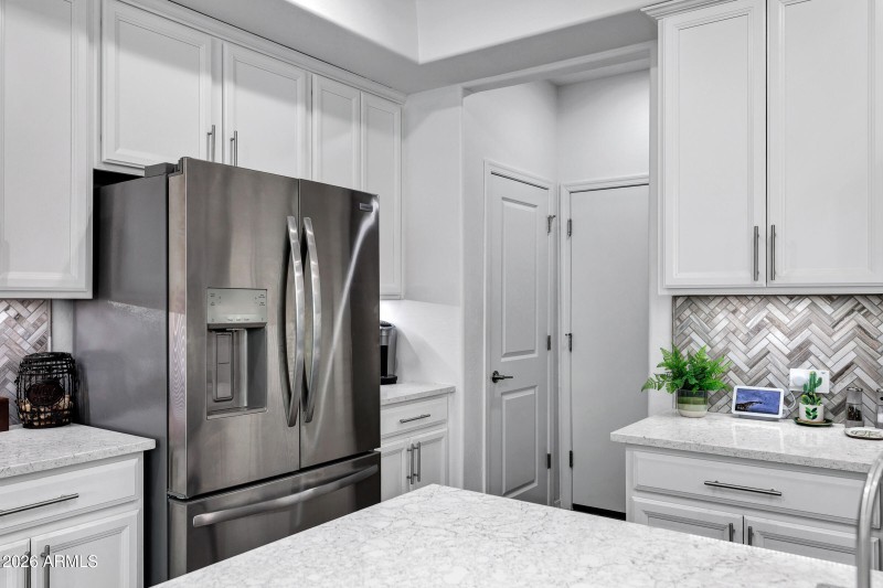 1825 E Hampton Ln-11