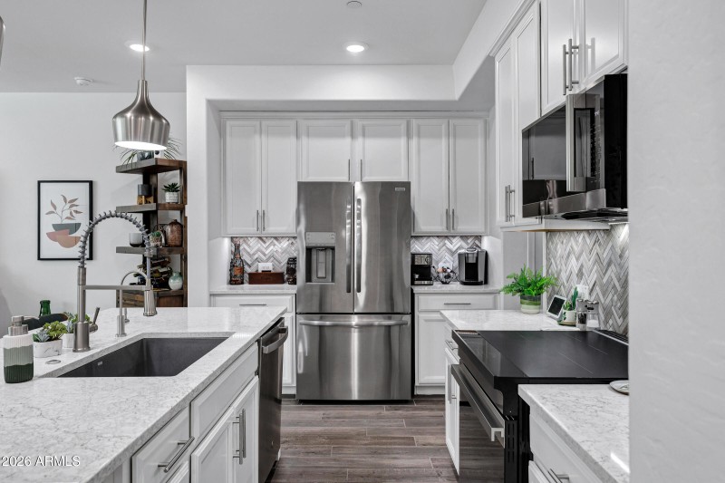 1825 E Hampton Ln-12