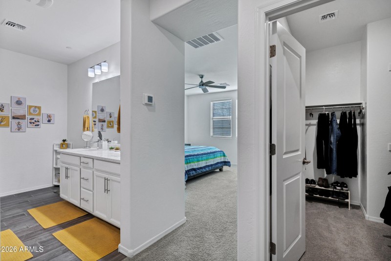 1825 E Hampton Ln-19