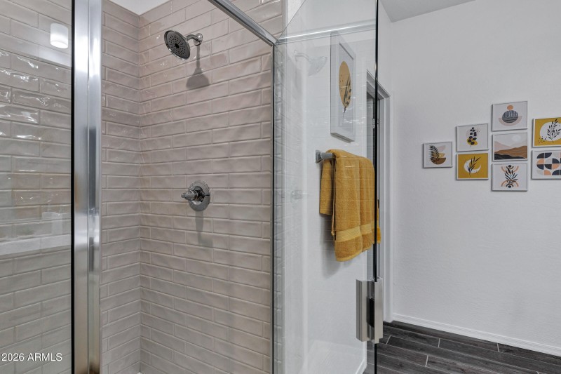 1825 E Hampton Ln-23