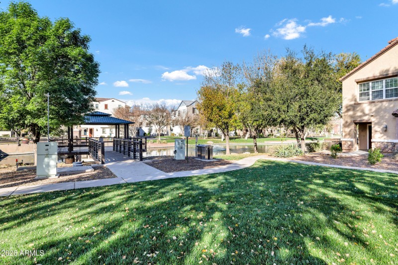 1825 E Hampton Ln-28