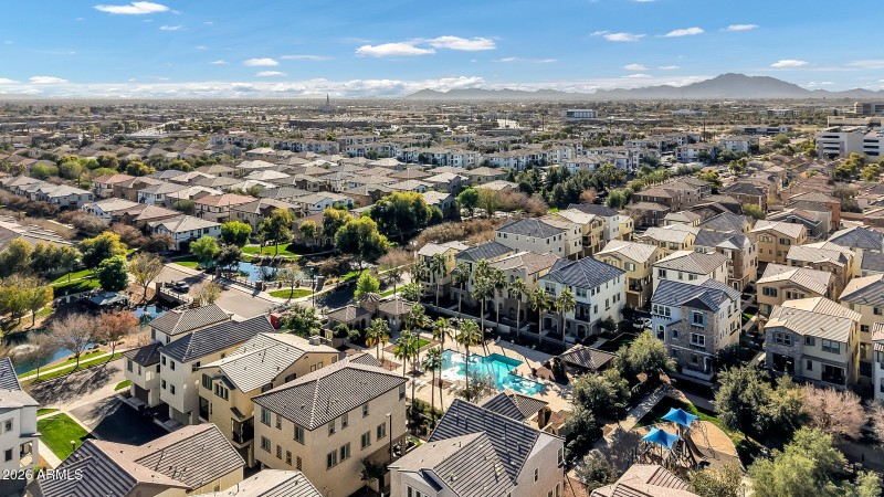 1825 E Hampton Ln-34