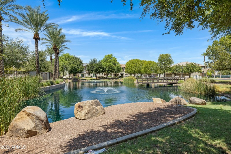 1825 E Hampton Ln-41