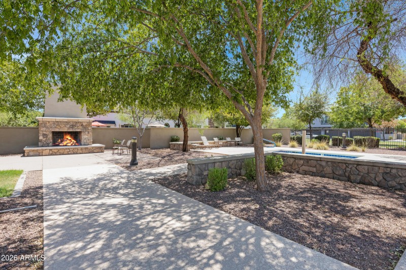 1825 E Hampton Ln-45