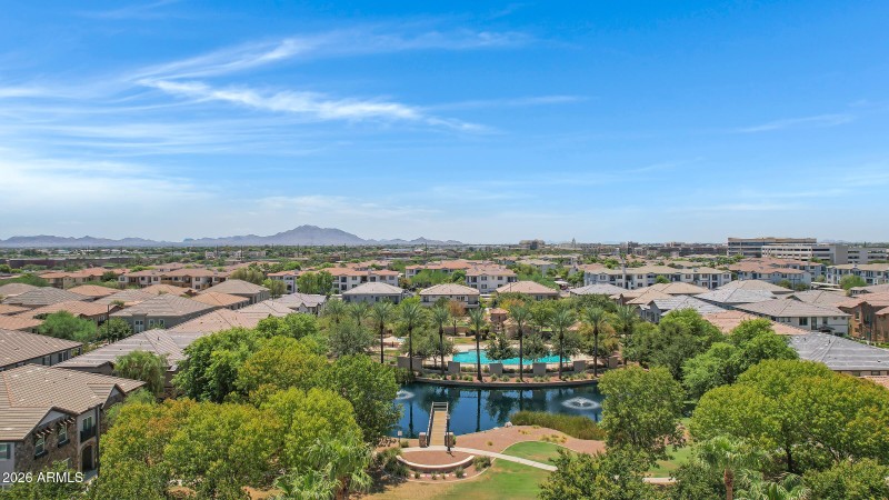 1825 E Hampton Ln-51