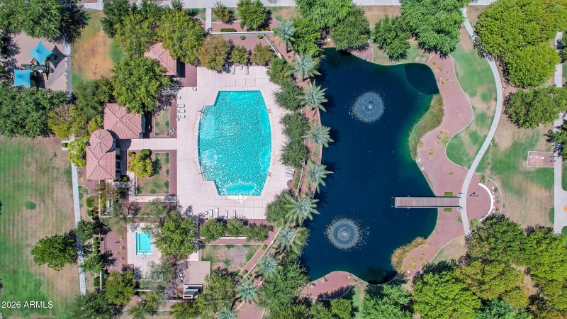 1825 E Hampton Ln-53