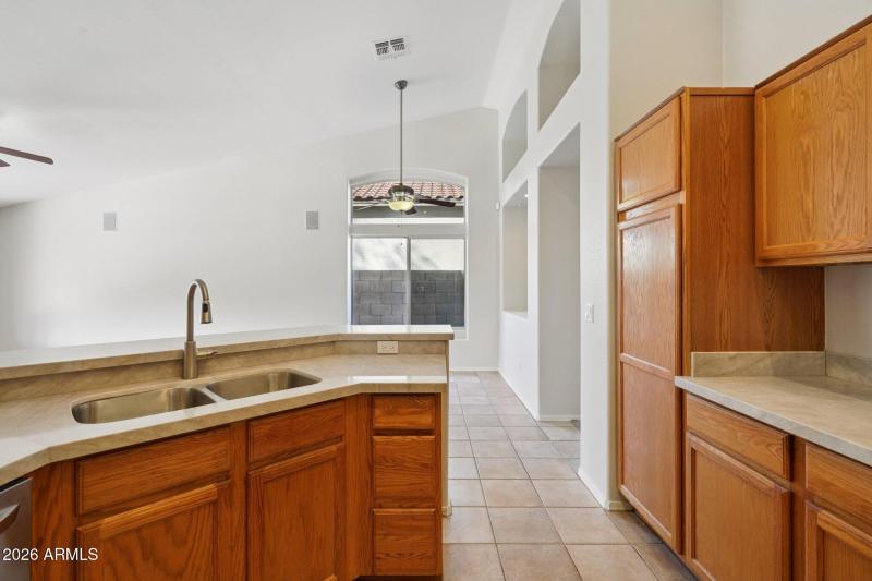 19-web-or-mls-Aspen Way-S0702-019