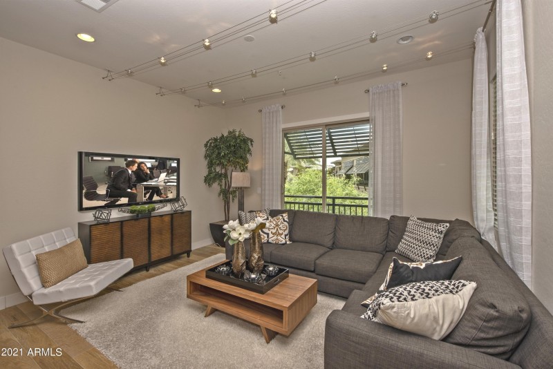 004_Living Room View