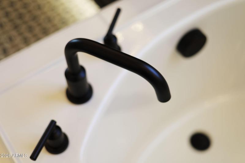 PHX_Marquis_PMA45_Topaz_PrimarySuiteDeta