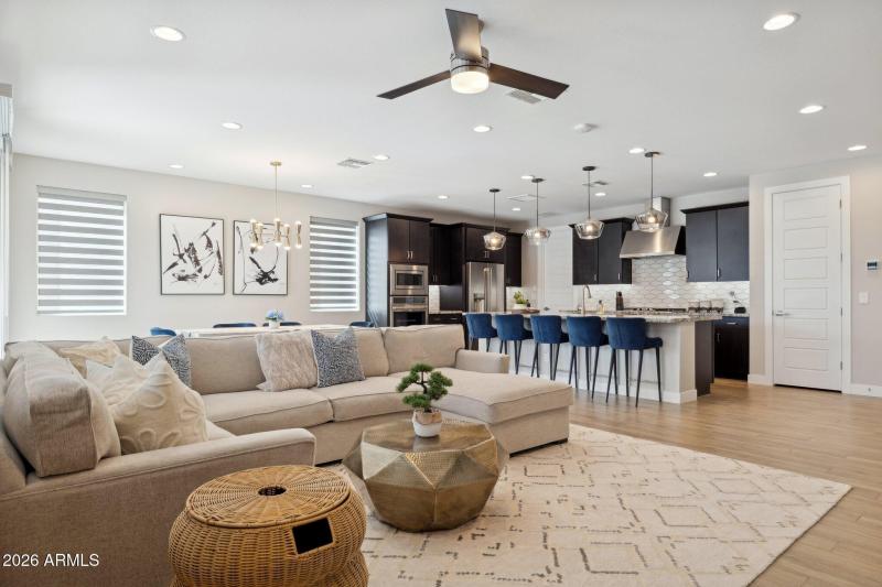 8-web-or-mls-6875-w-spur-dr