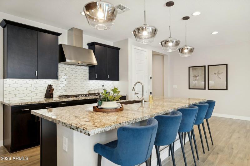 12-web-or-mls-6875-w-spur-dr