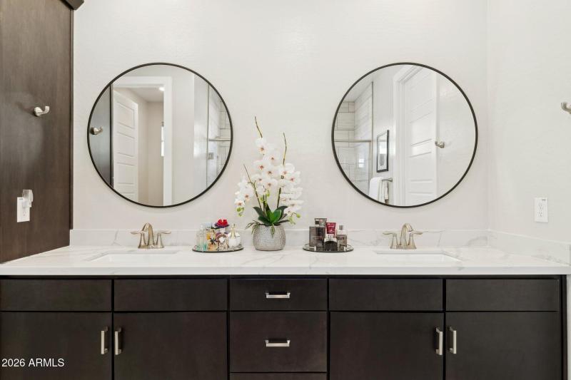 20-web-or-mls-6875-w-spur-dr