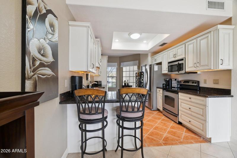 10-web-or-mls-7949-e-joshua-tree-ln