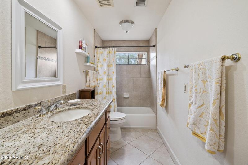 29-web-or-mls-7949-e-joshua-tree-ln