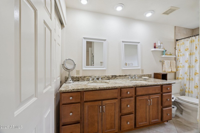 30-web-or-mls-7949-e-joshua-tree-ln