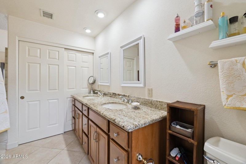 31-web-or-mls-7949-e-joshua-tree-ln