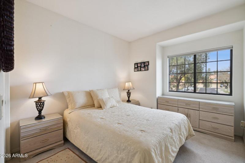 35-web-or-mls-7949-e-joshua-tree-ln