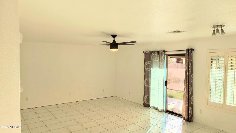 Sasaran family room 2