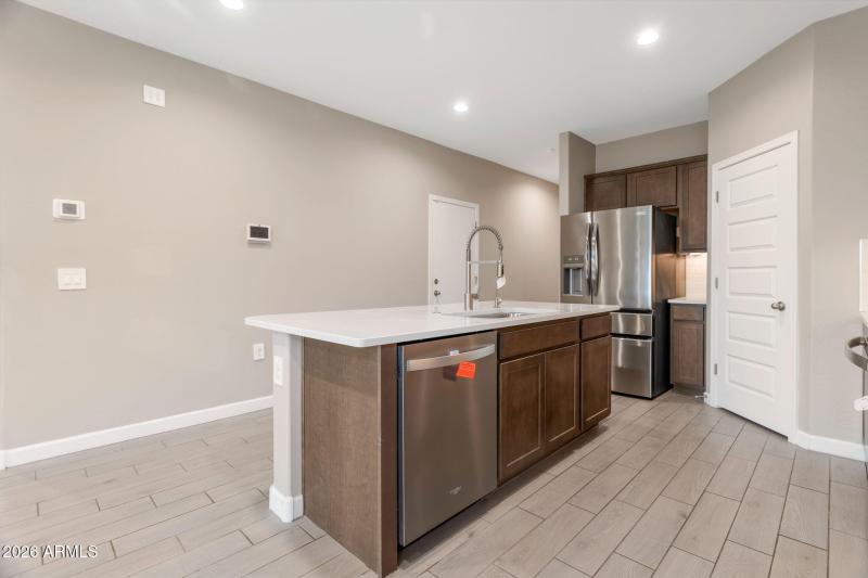 6-web-or-mls-Qp-9016