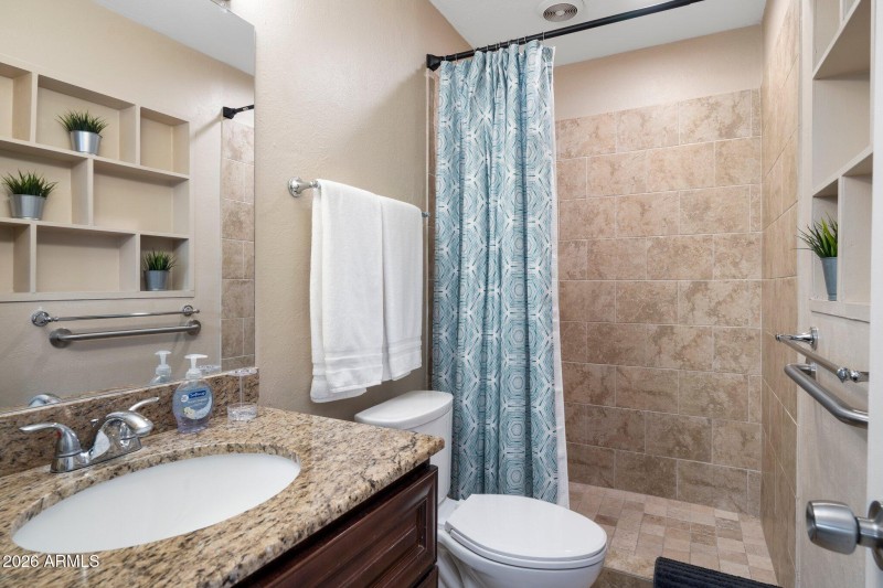 Guest bathroom furnished 1