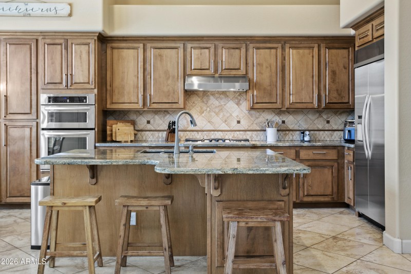 Kitchen Island w/ Seating