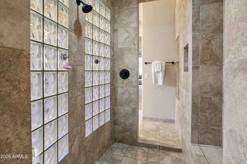 Large Primary Shower w/ 2 Heads