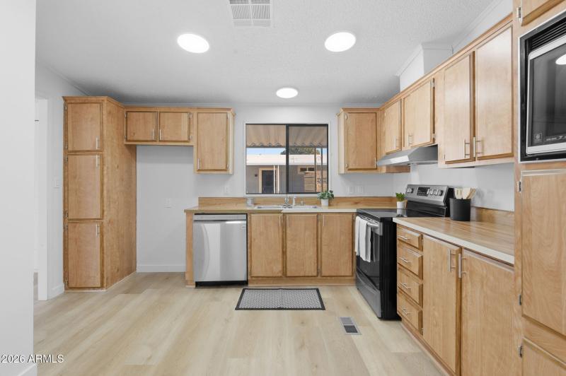 9-web-or-mls-2913 E Piute Dr-9